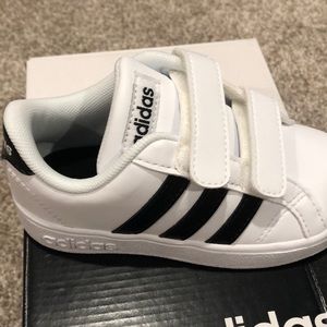 Adidas Tennis Shoes